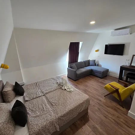 Sax Balkan Hotel 2*