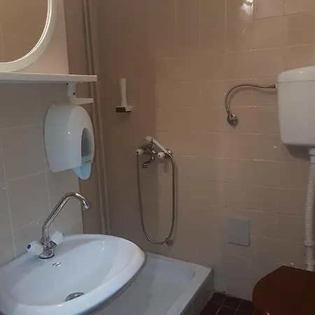 Sax Balkan Hotel 2*